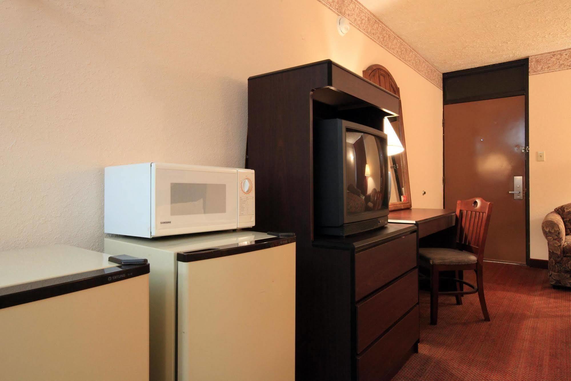 Americas Best Value Inn North Capital Ρόλι Δωμάτιο φωτογραφία